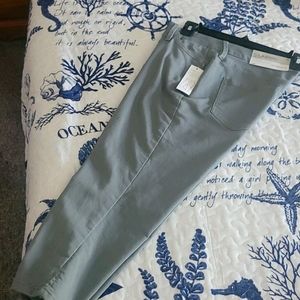 Liz Claiborne Capri Pants Size 8